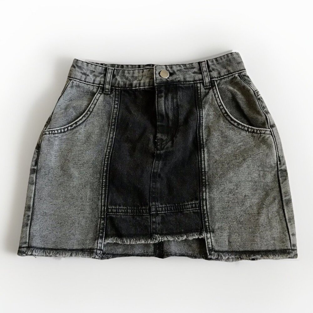 Prettylittlething Y2K Fashion Two-toned Dark Wash Denim Jean Mini Skirt Size 0